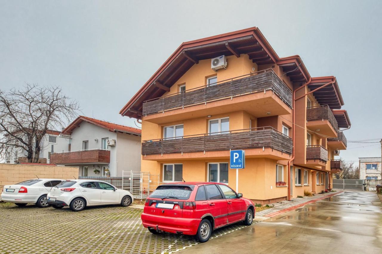 Destiny Apartment Bratislava Esterno foto